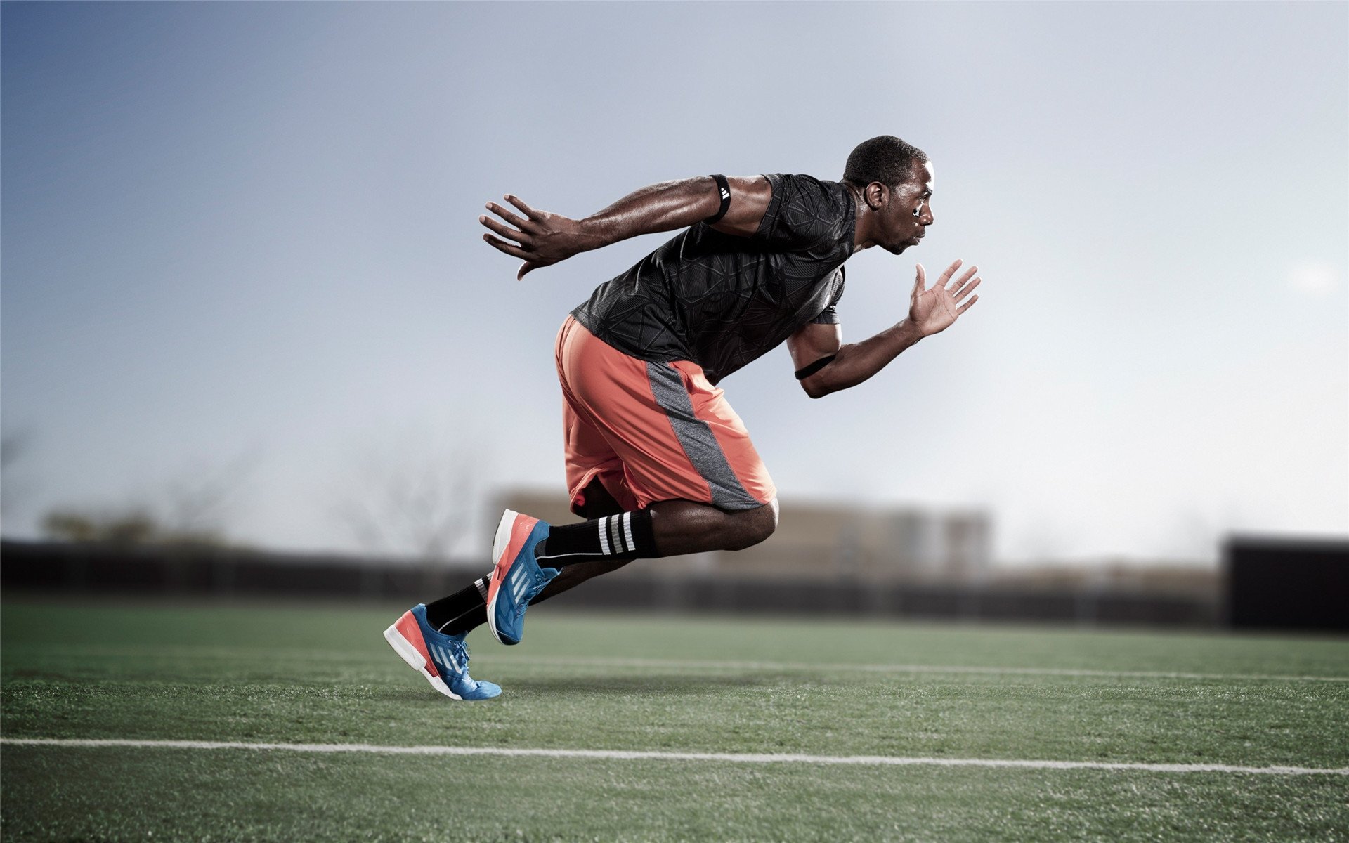 爱游戏体育官方入口-里奇·麦考：以无畏精神和卓越领导力书写全黑队传奇，里奇麦考橄榄球